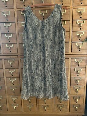 Vintage Robbie Bee black and tan 100% silk dress